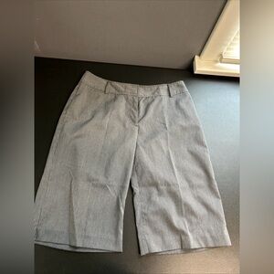 Worthington Women's 8 Modern Fit Pinstripe Trouser Shorts Preppy Grunge Acadamia